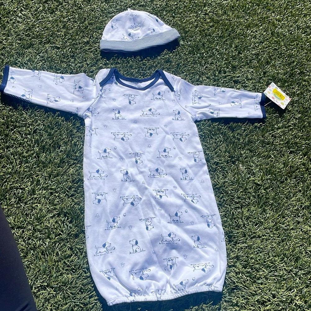 NWT doggies gown with hat